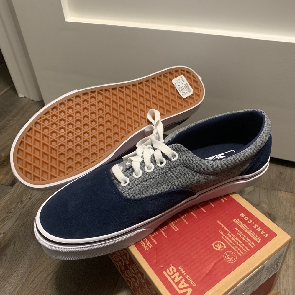 Vans - Picture 3 of 3